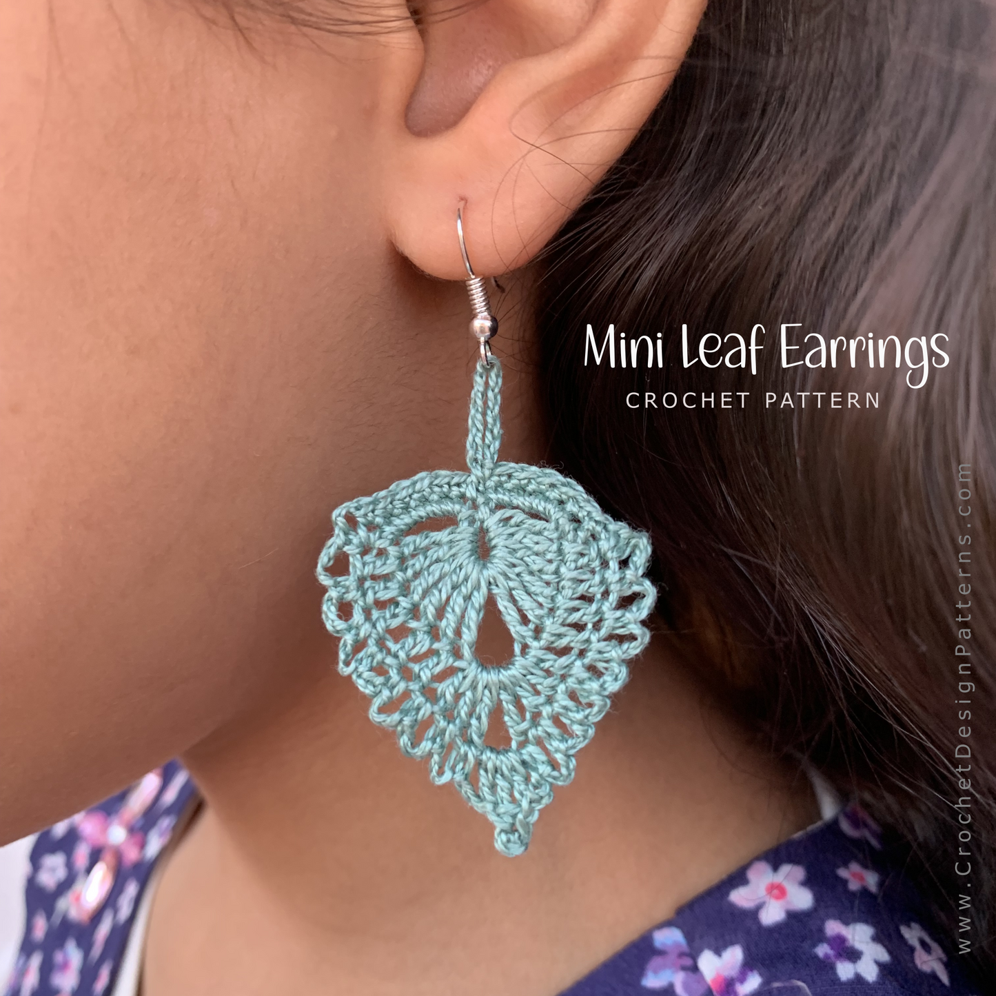 Mini leaf earrings