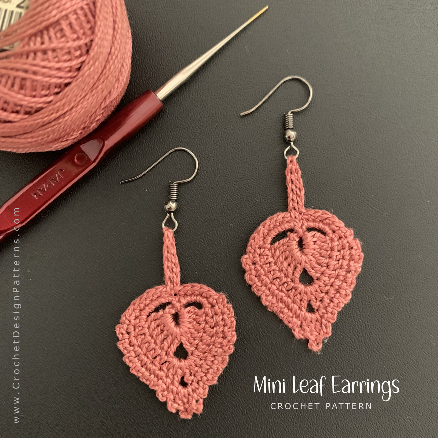 Mini leaf earrings